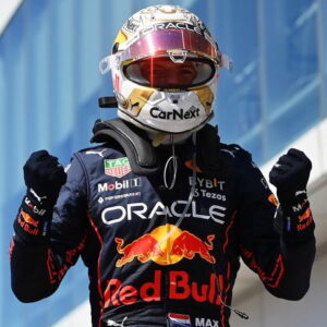 Max Verstappen đội mũ bảo hiểm Schuberth ăn mừng chiến thắng GP Canada 2022