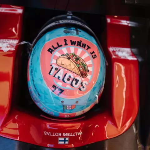 Mũ bảo hiểm Stilo ‘All I want is Tacos’ của Valtteri Bottas ở GP Mexico 2023